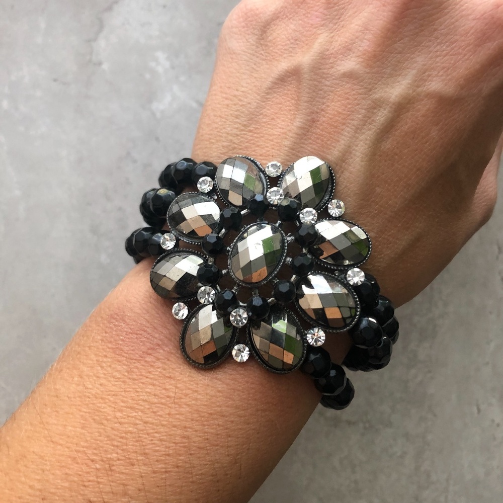 Large Flower & Black Beaded Stretch Bracelet